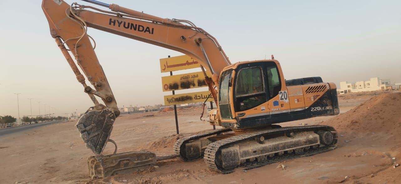 أفضل عروض الحفارات الباكر في سورية, باكر هونداي وصل حديثا لسورية, مقاس 220 ال سي, موديل 2012, يوجد فيديو