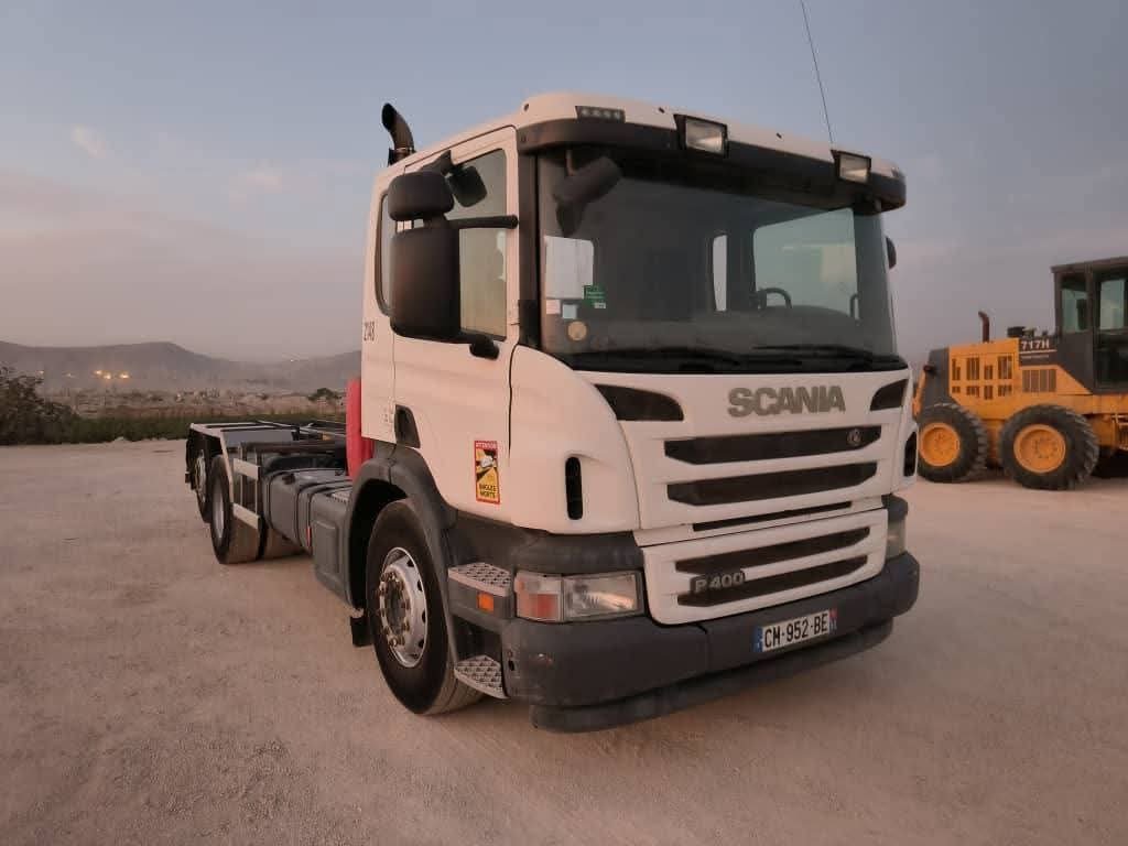 Scania flatbed truck for sale in Damascus, Scania P400 model 2013 available in Damascus, the best site for selling trucks and heavy equipment in Syria