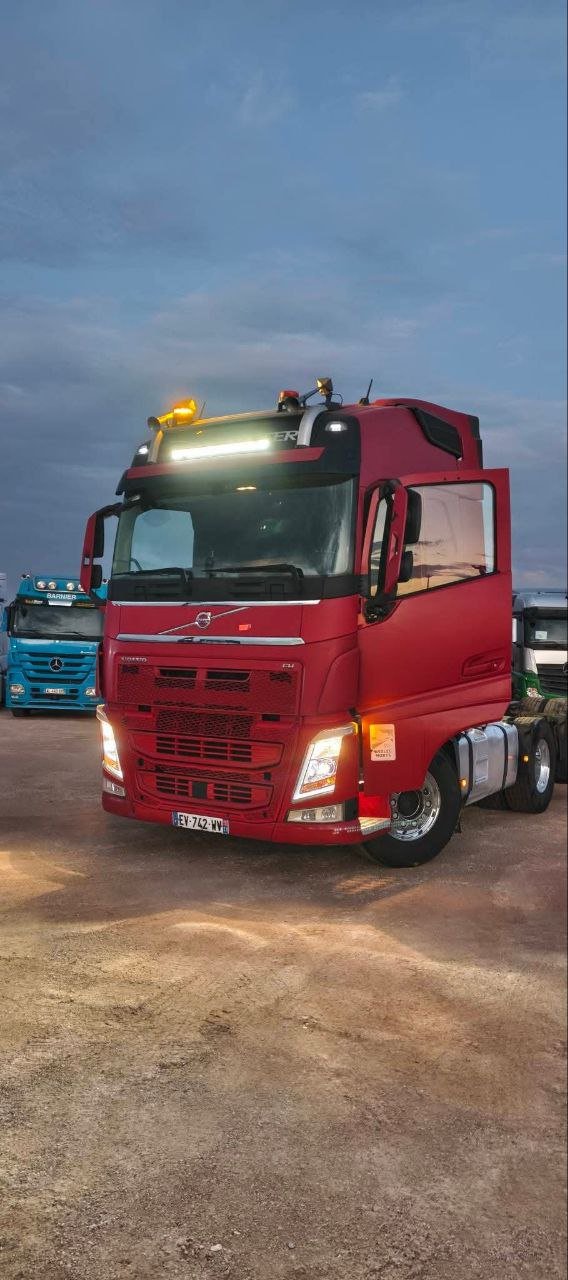 راس شاحنة فولفو للبيع في دمشق, فولفو 540 موديل 2018 تواجد دمشق, أفضل موقع لبيع الشاحنات والمعدات الثقيلة في سوريا