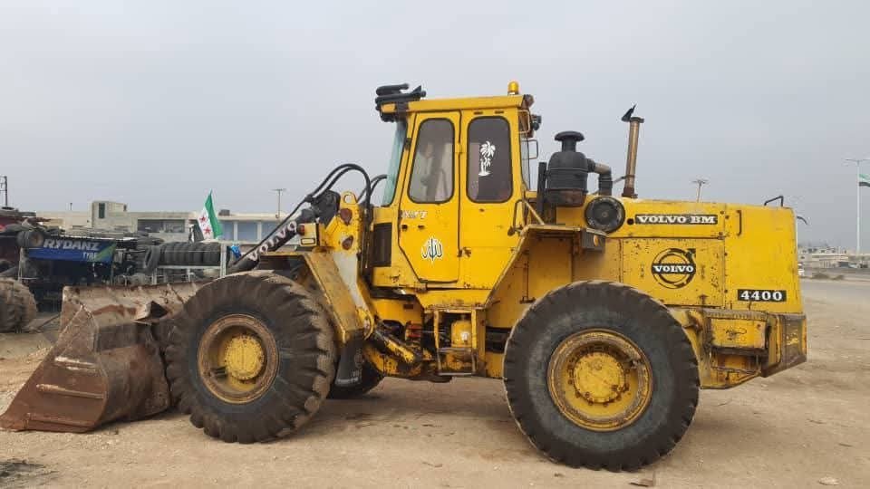 Volvo loader for sale in Damascus, Volvo 4400 model 1981 available in Damascus, the best site for selling trucks and heavy equipment in Syria