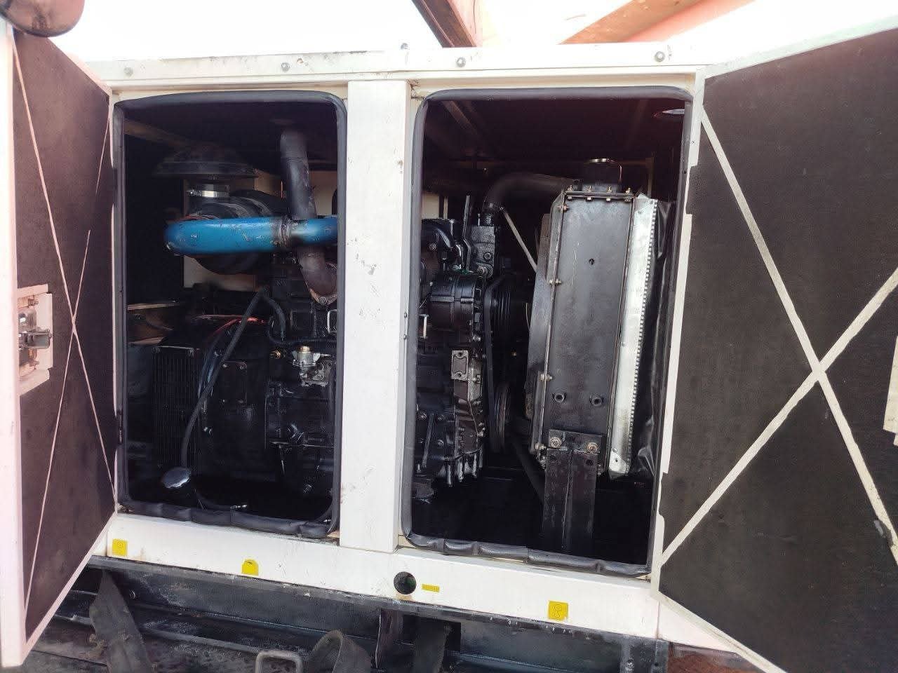 مولد بيركنز للبيع في دمشق, بيركنز 37 موديل 2012 تواجد دمشق, أفضل موقع لبيع الشاحنات والمعدات الثقيلة في سوريا