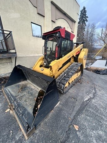 CATERPILLAR Bobcat for sale in Idlib, CATERPILLAR 299D3, 2023 model, located in Idlib, the best site for selling trucks and heavy equipment in Syria