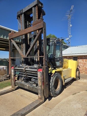 HYSTER forklift for sale in Homs, HYSTER H360 model 2017, located in Homs, the best site for selling trucks and heavy equipment in Syria