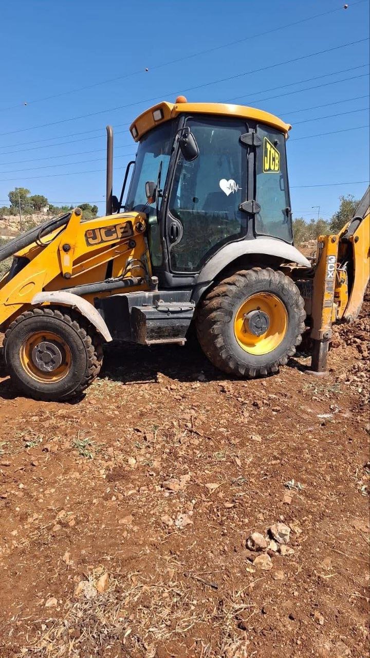 JCB loader for sale in Damascus, JCB 3CX model 2008 imported from Jordan, the best site for selling trucks and heavy equipment in Syria