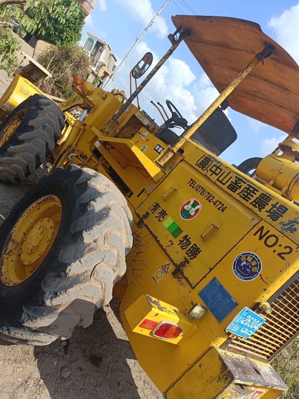 TCM loader for sale in Damascus, TCM 30 model 2000 located in Damascus, the best site for selling trucks and heavy equipment in Syria