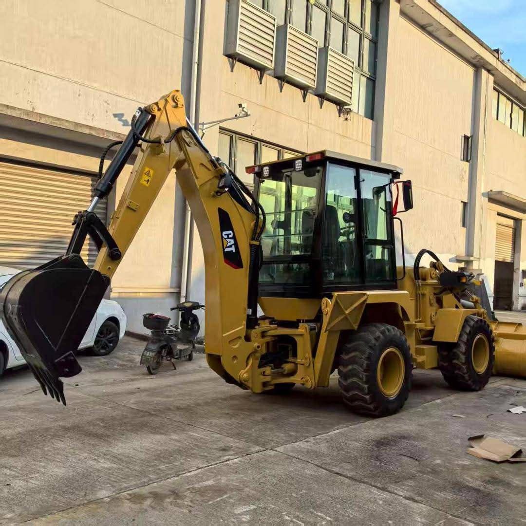 Caterpillar loader for sale in Damascus, Caterpillar 420 model 2016, located in Damascus. The best site for selling trucks and heavy equipment in Syria.