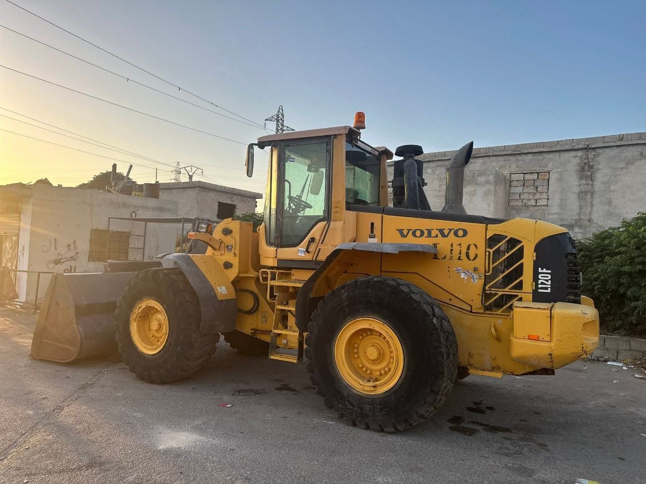 Volvo loader for sale in Aleppo, Volvo 120F model 2008, located in Aleppo, the best site for selling trucks and heavy equipment in Syria