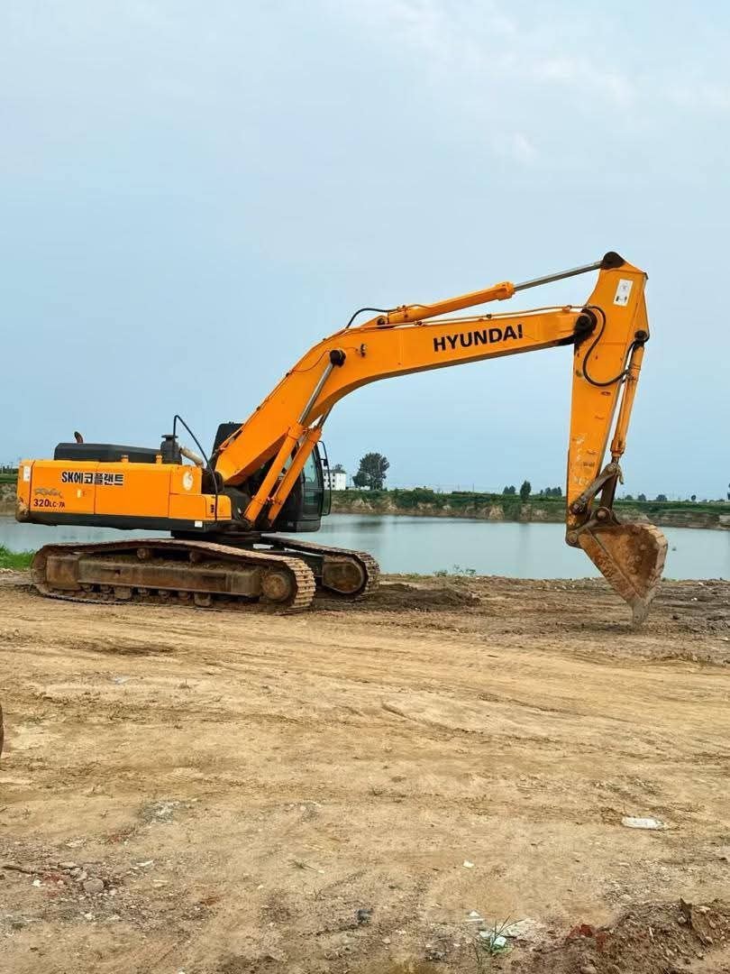Hyundai excavator for sale in Aleppo, Hyundai 320 model 2013, located in Aleppo, the best site for selling trucks and heavy equipment in Syria