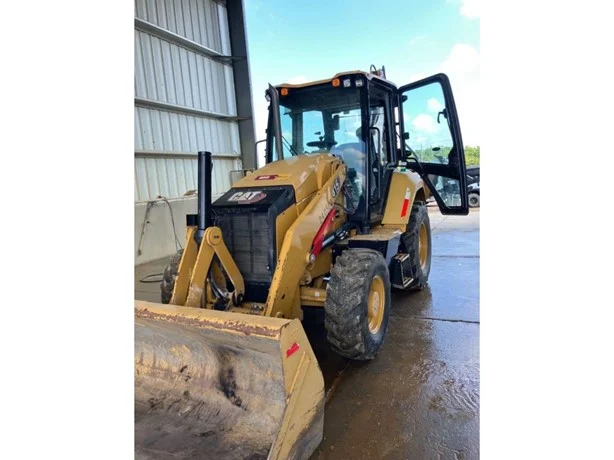 CATERPILLAR loader for sale in Aleppo, CATERPILLAR 415 model 2021, located in Aleppo, the best site for selling trucks and heavy equipment in Syria