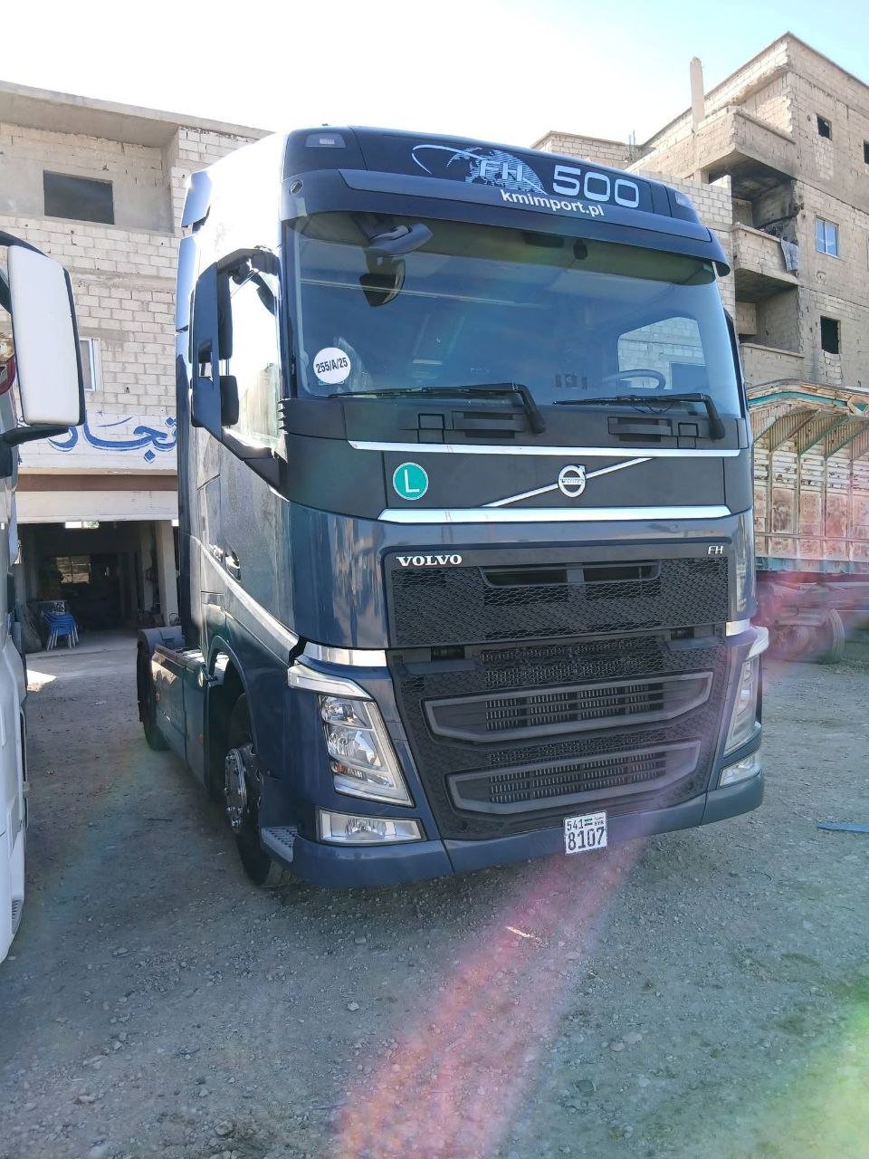 Volvo truck head for sale in Idlib, Volvo 2015 model 500, located in Idlib, the best site for selling trucks and heavy equipment in Syria