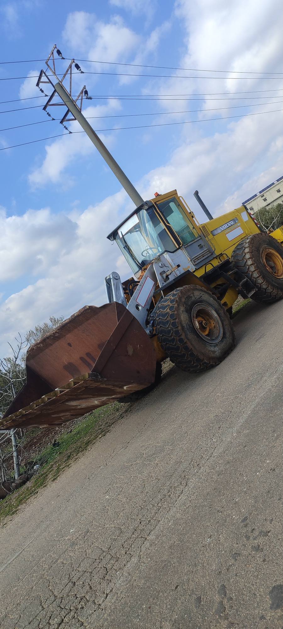 للبيع: تركس فولفو Volvo L120C موديل 2000 وارد بريطانيا - تواجد درعا