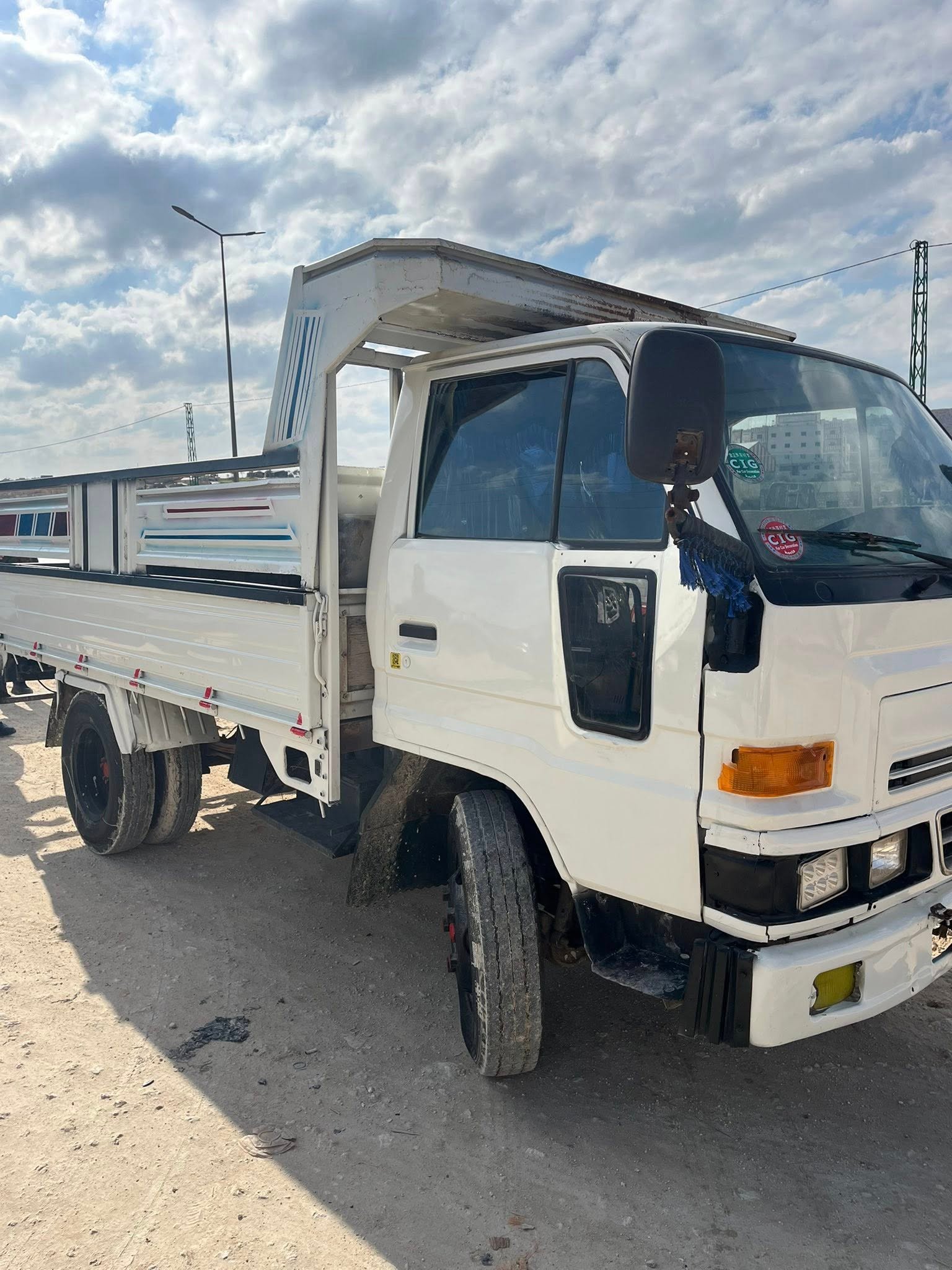 For Sale: Daihatsu Japanese Truck, 2005 Model, Located in Sarmada