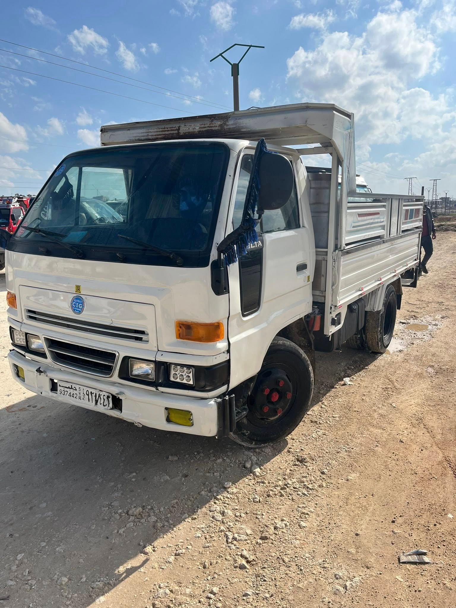 For Sale: Daihatsu Japanese Truck, 2005 Model, Located in Sarmada