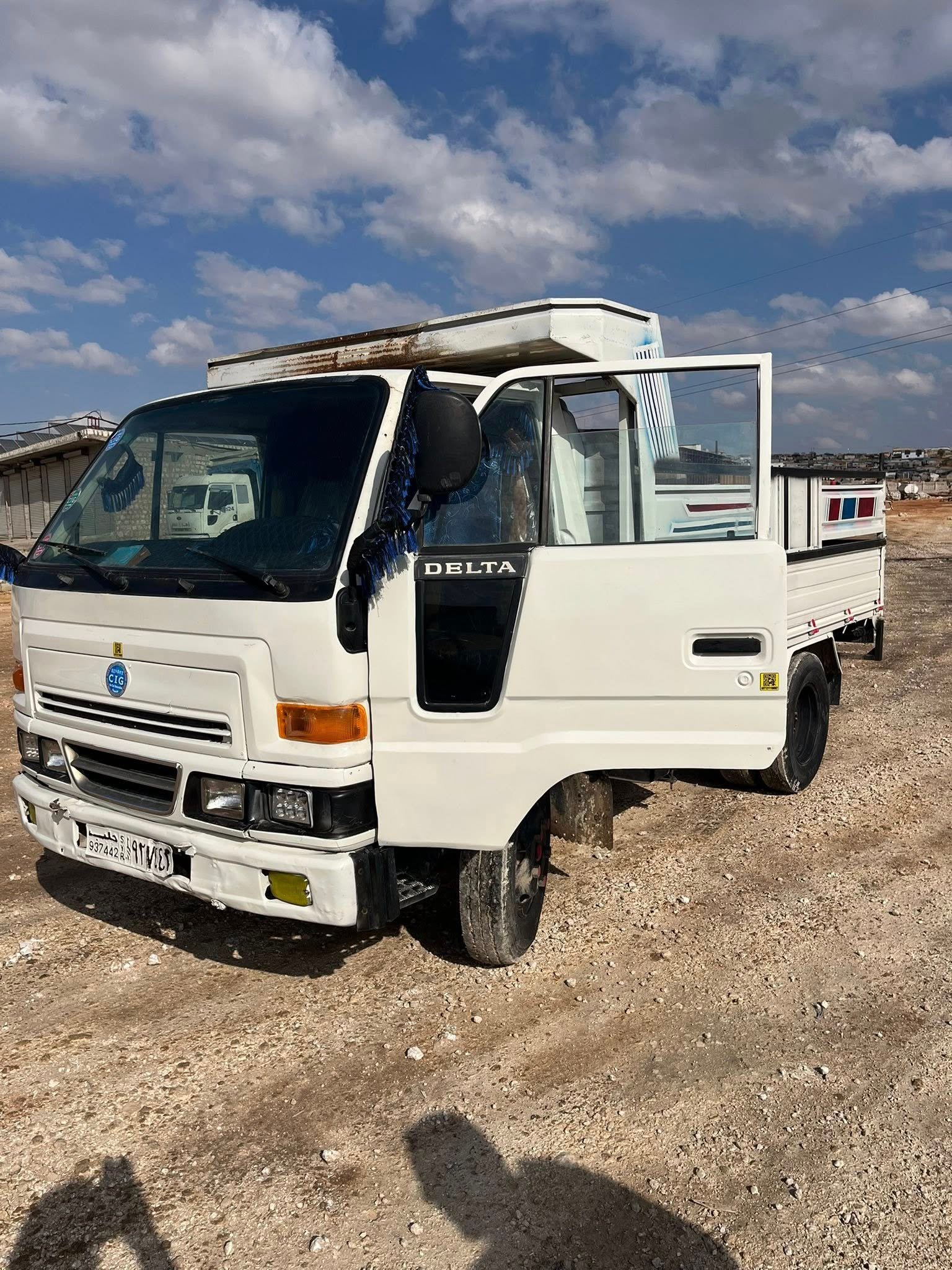 For Sale: Daihatsu Japanese Truck, 2005 Model, Located in Sarmada