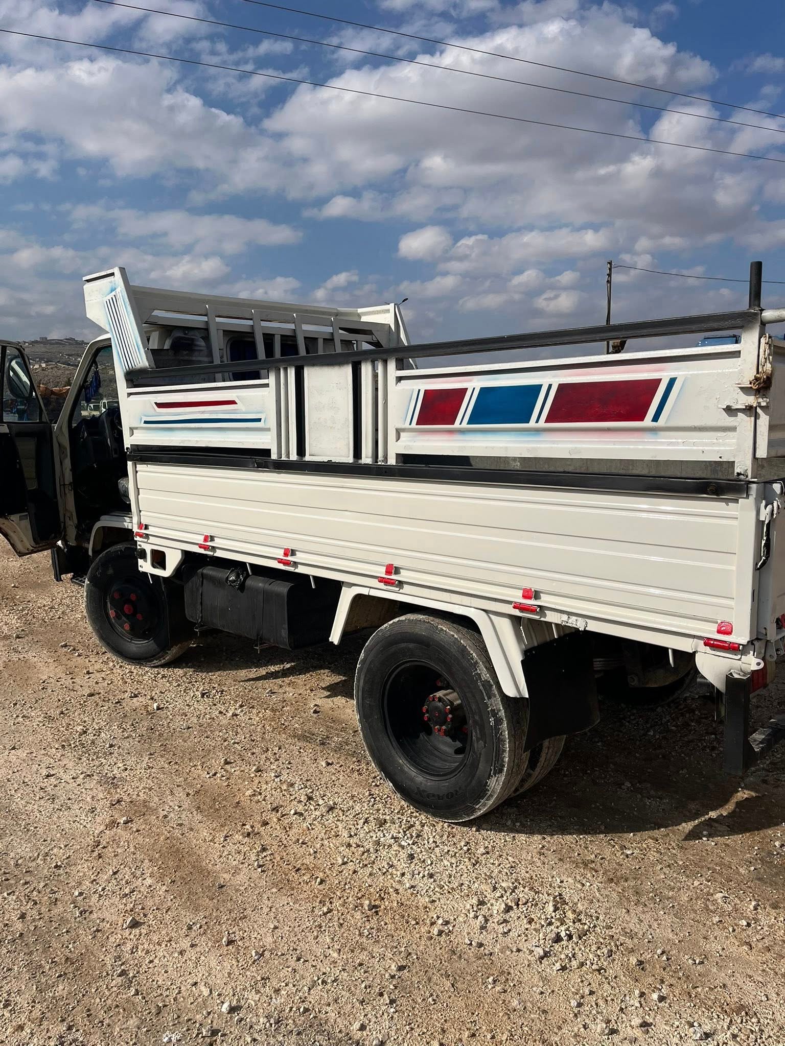 For Sale: Daihatsu Japanese Truck, 2005 Model, Located in Sarmada