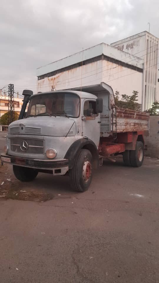 للبيع: مرسيدس راسين 1519 وبازار في حمص