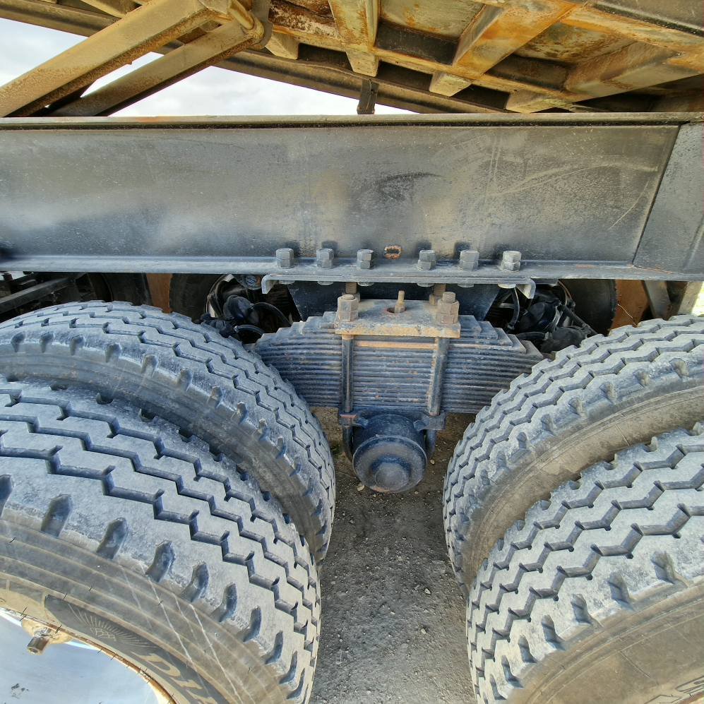 تريلا قلاب مرسيدس بنز للبيع في دمشق