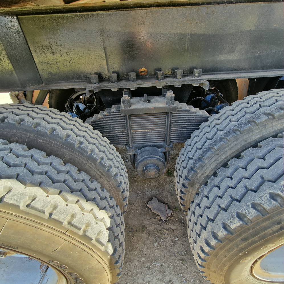 تريلا قلاب مرسيدس بنز للبيع في دمشق