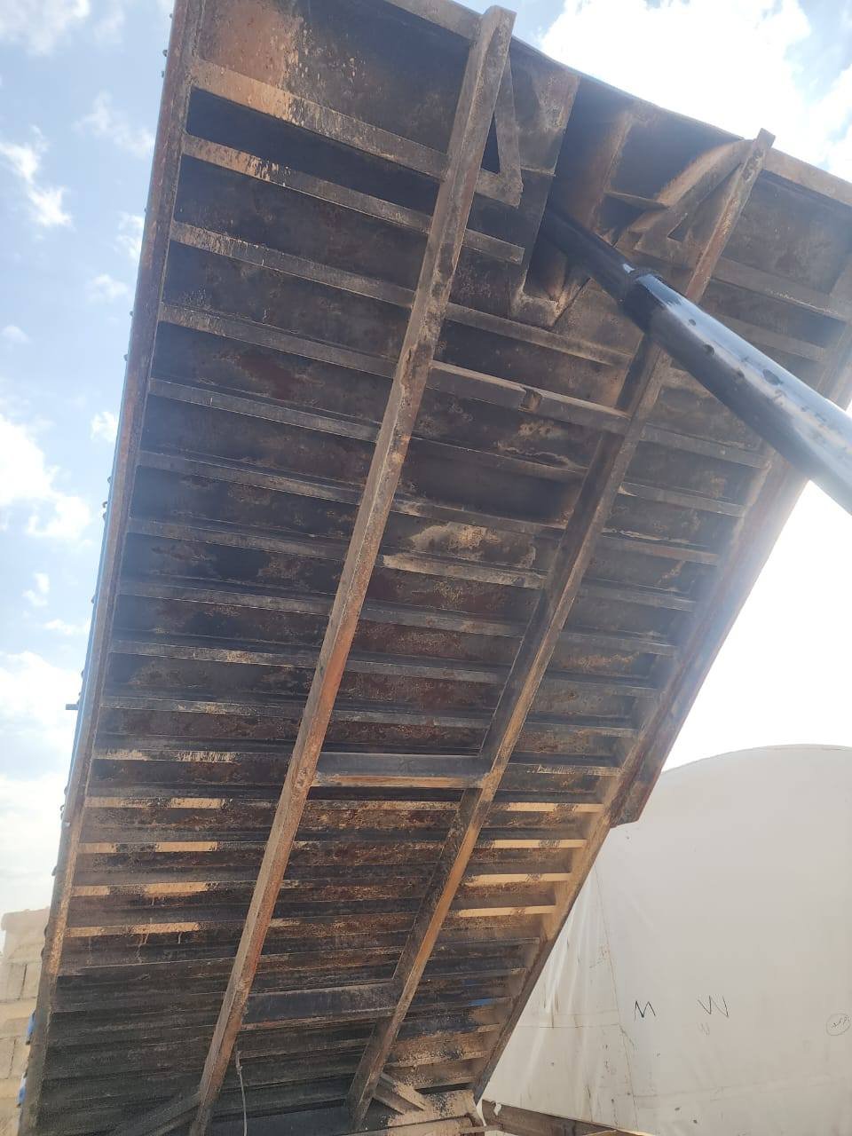 للبيع: قلاب سوزو موديل 1980 - موجود في سرمدا