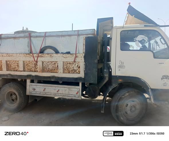 للبيع شاحنة في ريف دمشق عدرا الصناعية - قلاب دافنك 5 أمتار