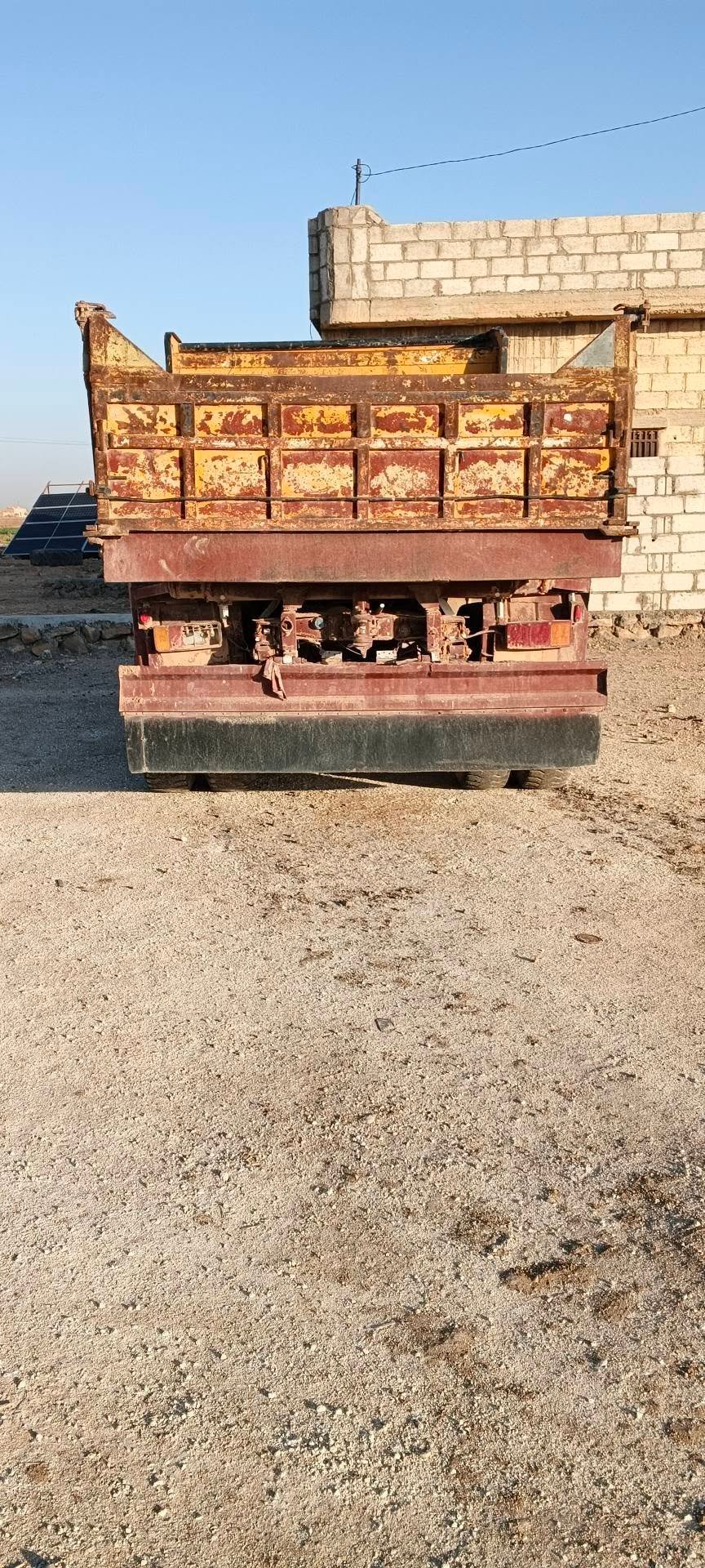 للبيع في دير الزور: رأس قاطرة مرسيدس 36 حديث