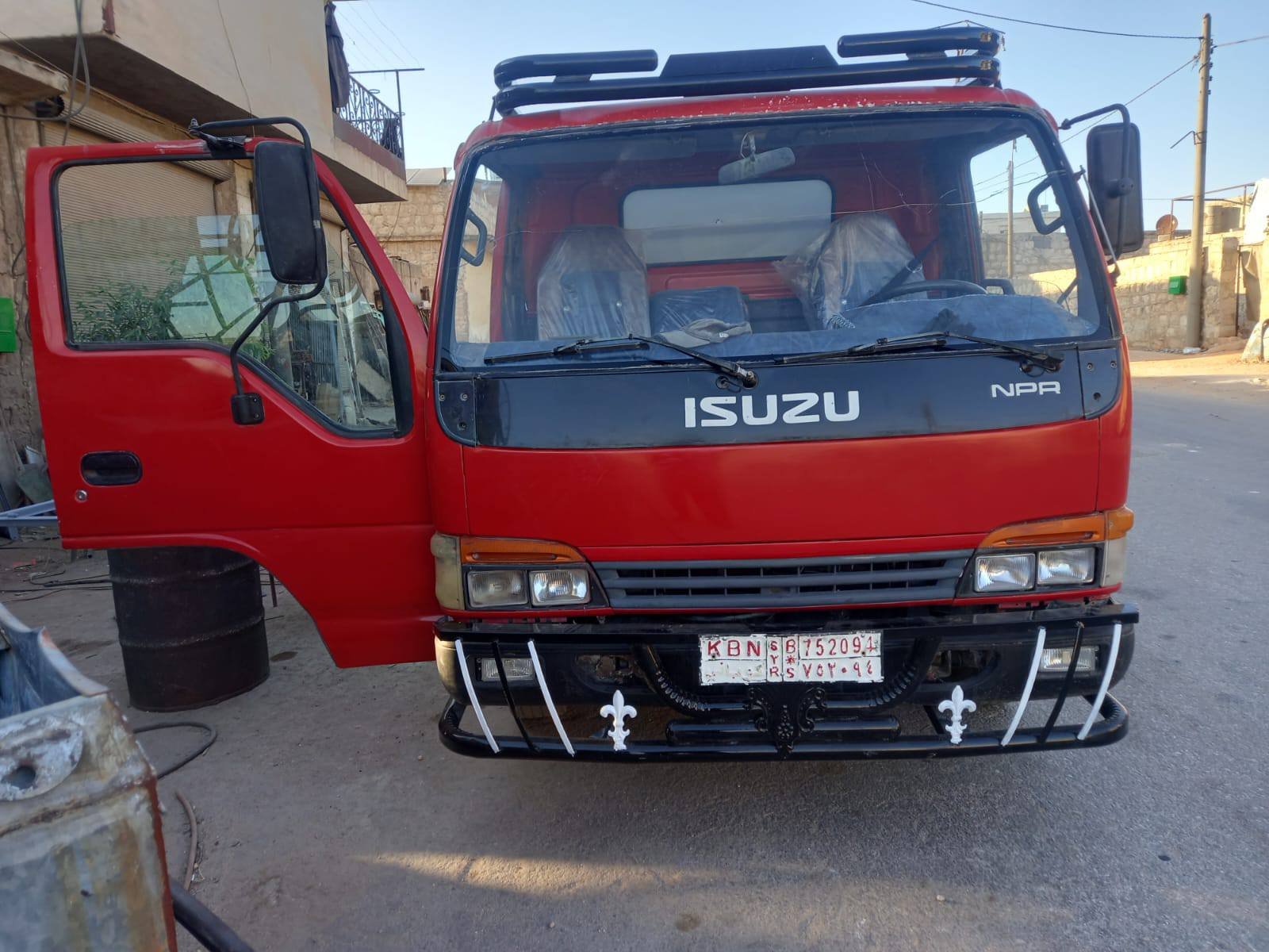 للبيع: شاحنة إيسوزو 28 - ريف حلب
