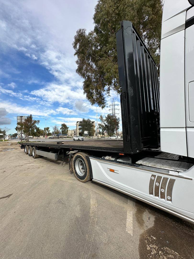 For Sale in Damascus - Mercedes MP4 2016 with Trailer