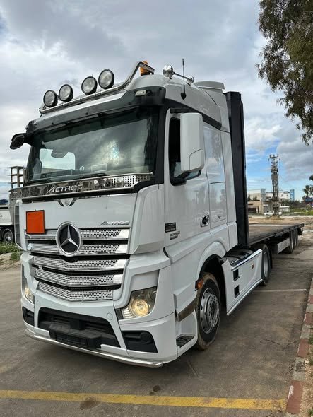 For Sale in Damascus - Mercedes MP4 2016 with Trailer