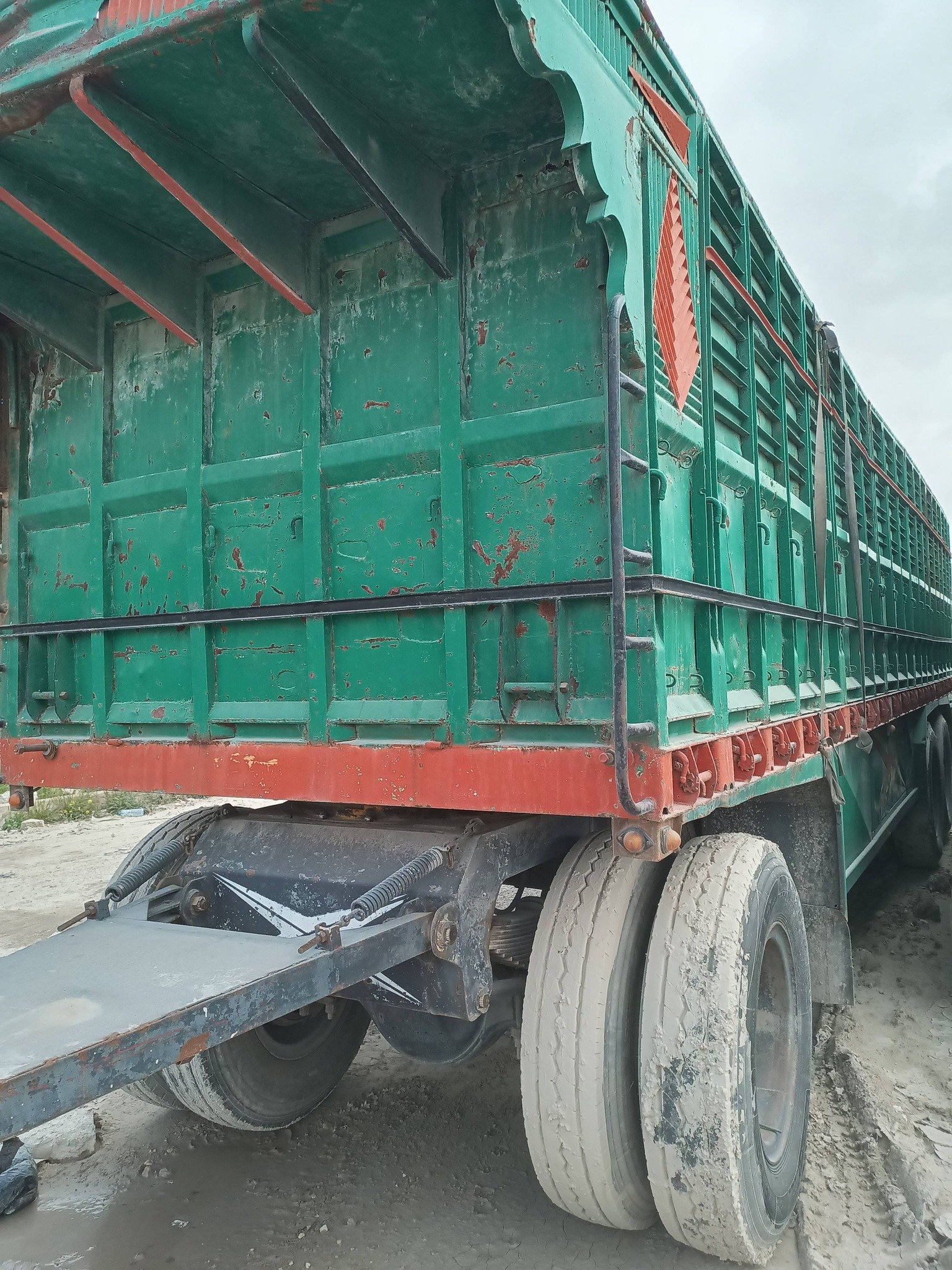 للبيع في حلب - تريلة 3 محاور طول 11.5 متر