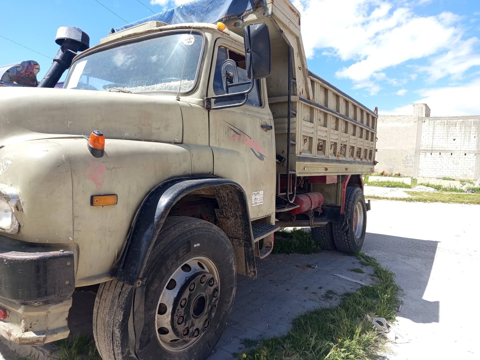 للبيع في حمص, شاحنة قلاب MAN