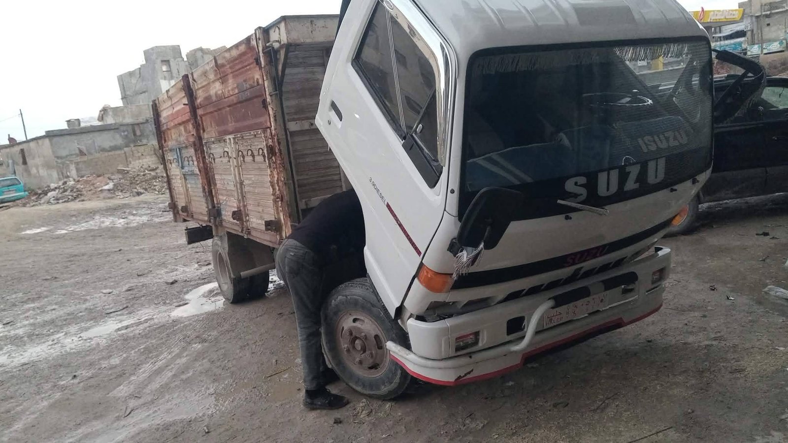 للبيع في حلب أعزاز: سوزو 25 موديل 96 (صندوق)