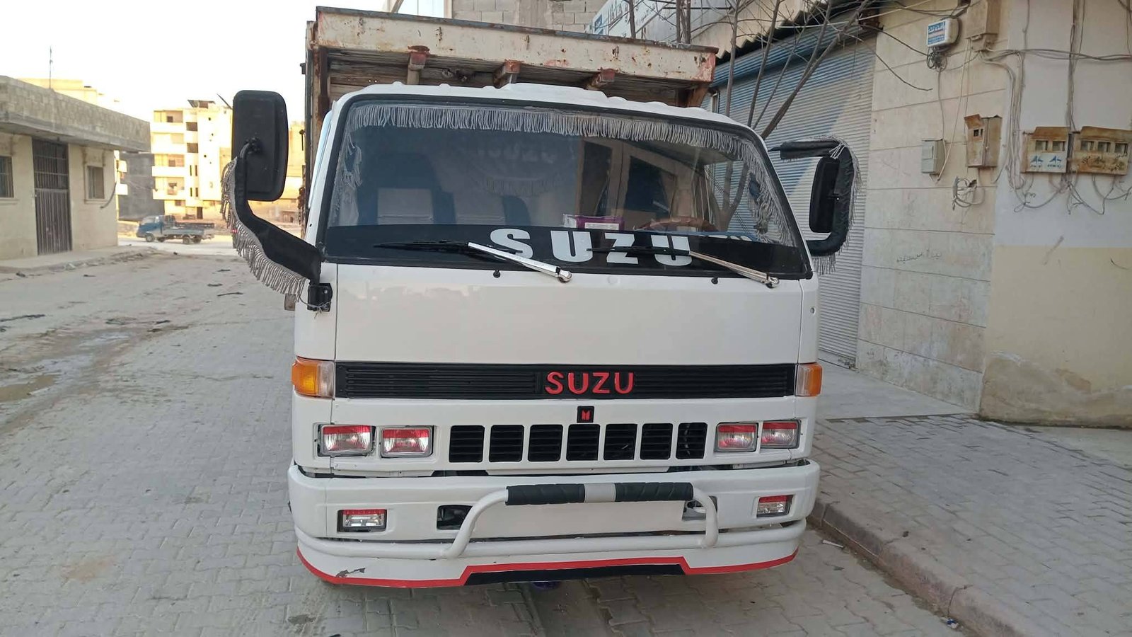 للبيع في حلب أعزاز: سوزو 25 موديل 96 (صندوق)